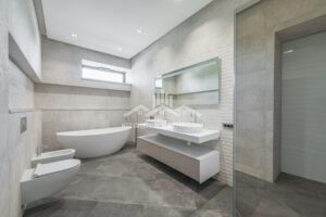 Ceramic Tile Walls With Listello