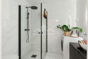 What are common goals in remodeling a 5x8 bathroom?